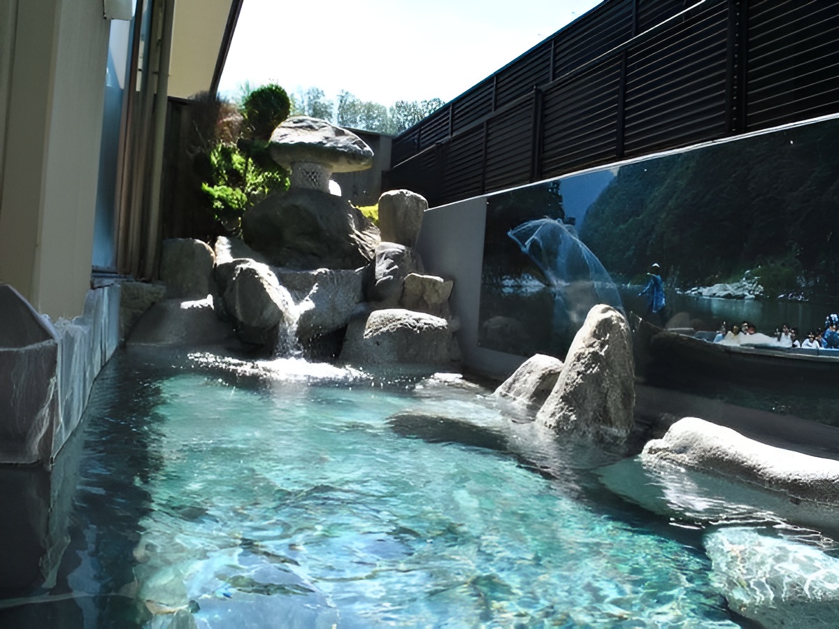 天然温泉の露天風呂